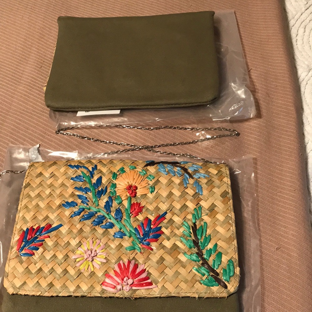 SOLD. Raffia and Canvas Clutch Purse🆕